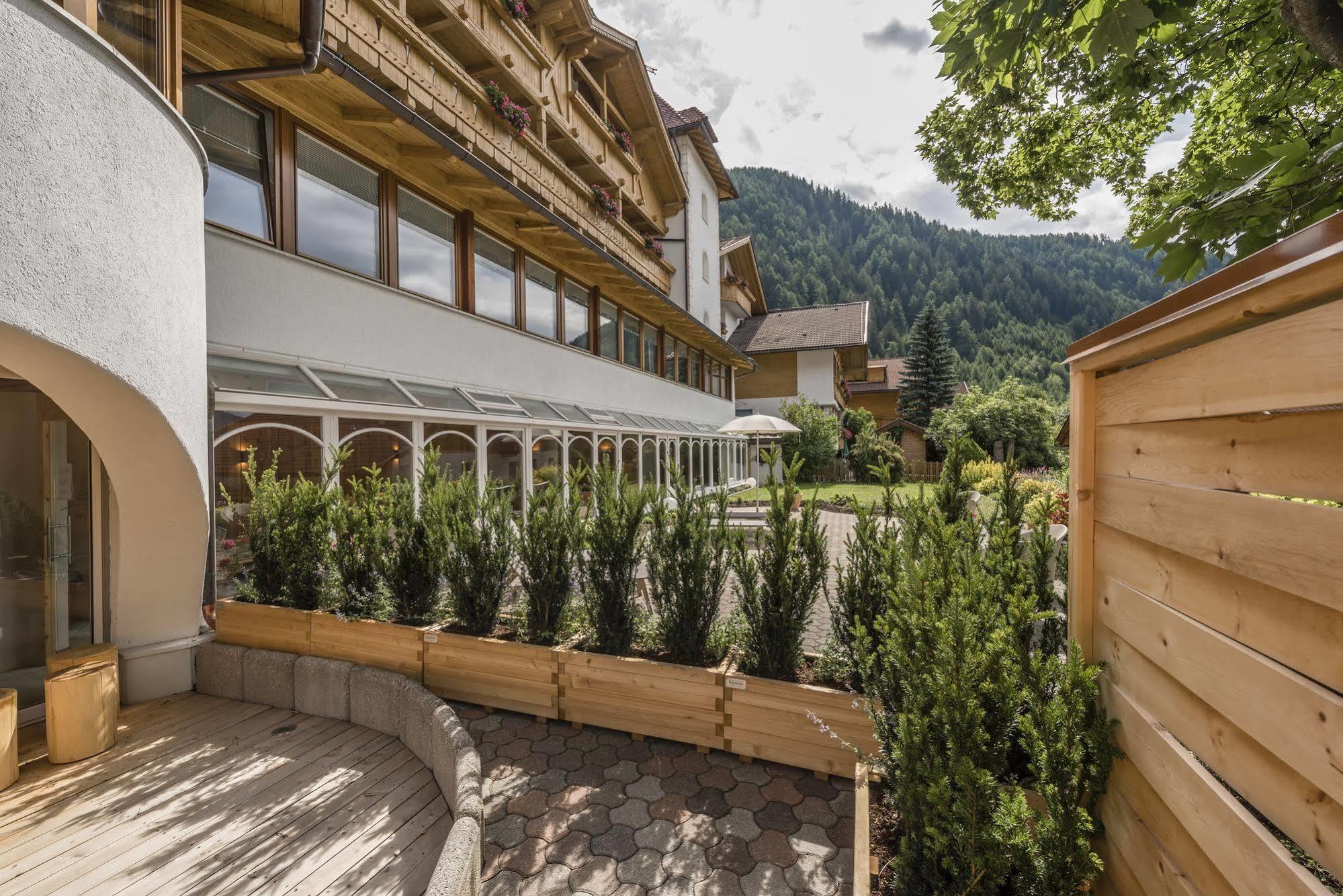 Bed & Breakfast Abis - Dolomites Rio di Pusteria Exteriör bild